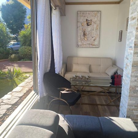 Appartement Confortable, Petite Vue Mer Et Piscine Cassis Eksteriør billede
